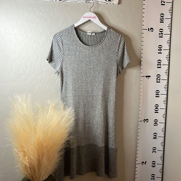 GAP gray ribbed two-tone dress lightweight fabric w/sweater like feel. SZ M. - Picture 1 of 12